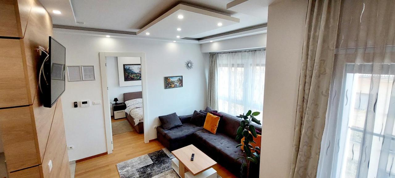 Extra Apartman City Centre Banja Luka Ngoại thất bức ảnh