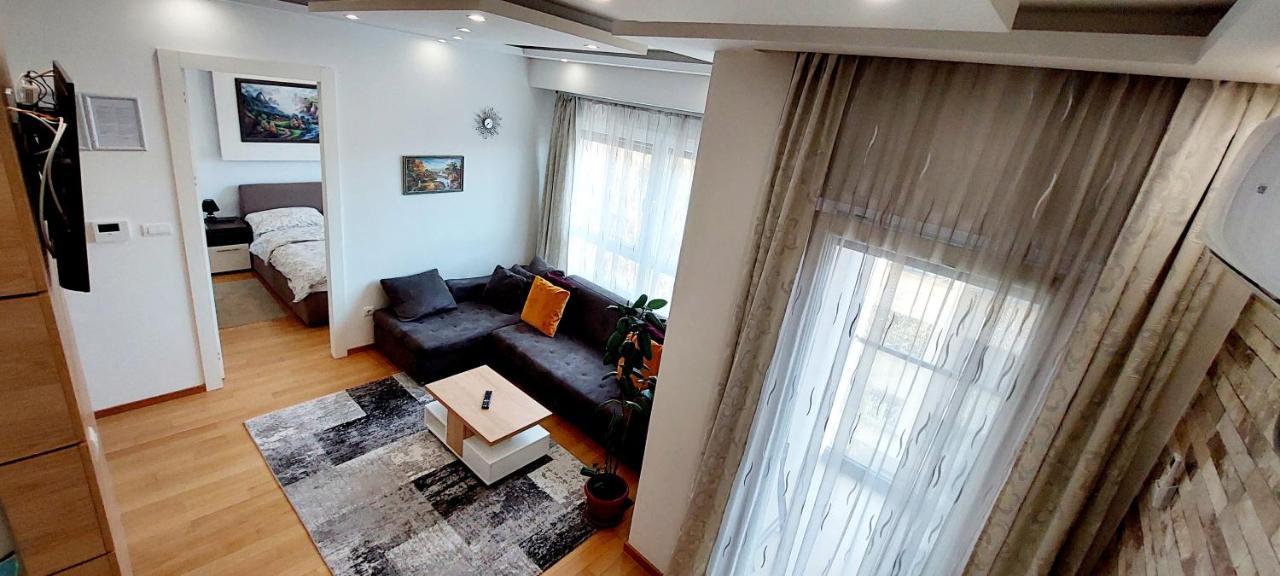 Extra Apartman City Centre Banja Luka Ngoại thất bức ảnh